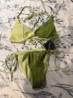 Women’s Green Bikini Set - Medium